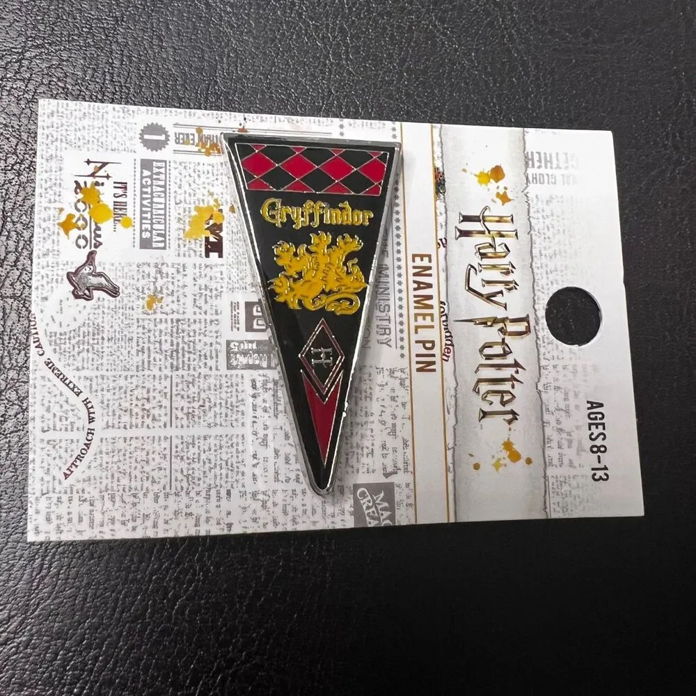 Harry Potter Gryffindor Enamel Pin Loungefly Ages 8-13 New on Card
